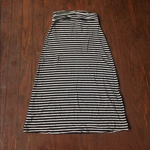 Black/white maxi skirt